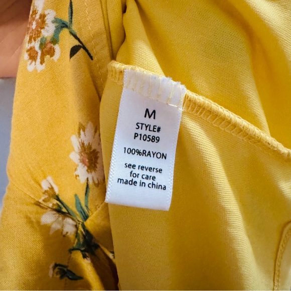 Clad and Cloth Yellow Pastel Floral Daisy Romper Summer Cottagecore Vacation - Picture 8 of 10